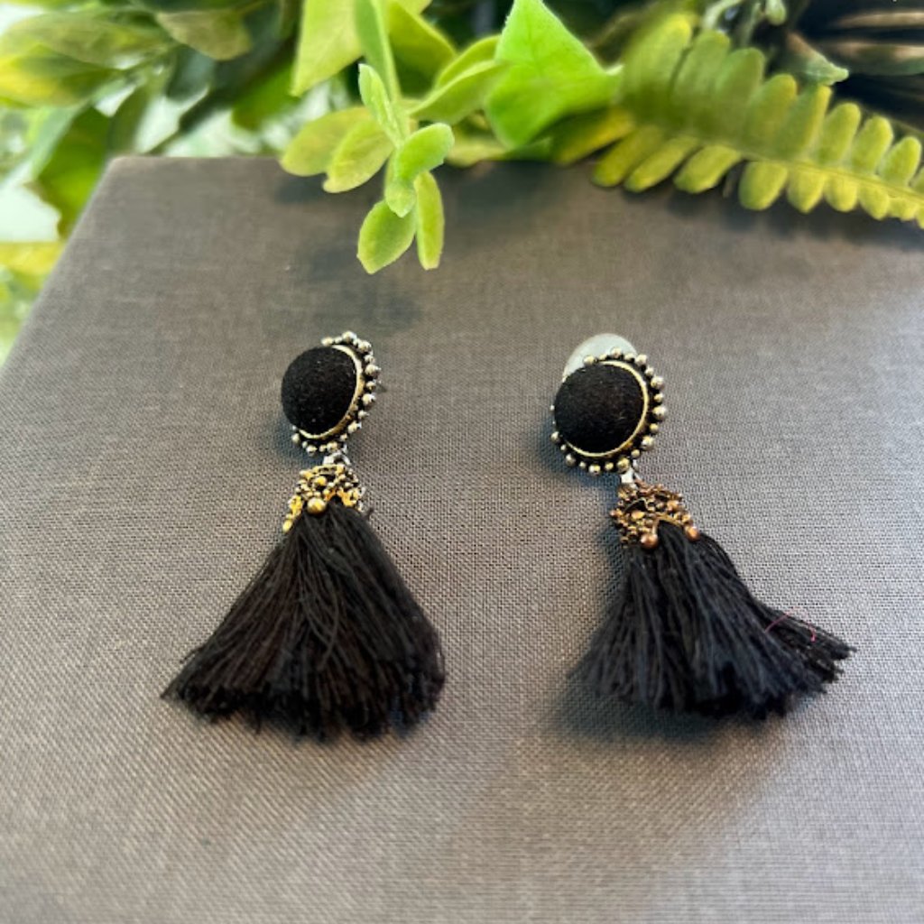 Earrings - Black Velvet Tassel Dangle Prom Pageant Stud Earrings 10$